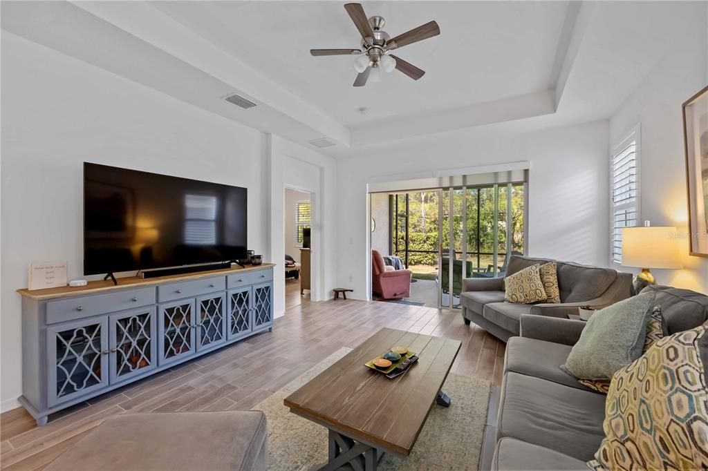 For Sale: $404,700 (2 beds, 2 baths, 1627 Square Feet)