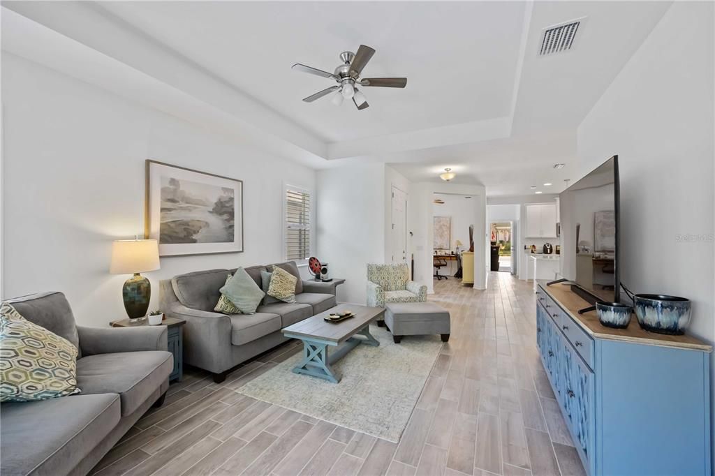 For Sale: $404,700 (2 beds, 2 baths, 1627 Square Feet)