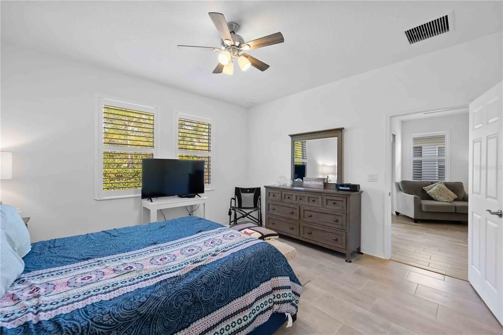 For Sale: $404,700 (2 beds, 2 baths, 1627 Square Feet)