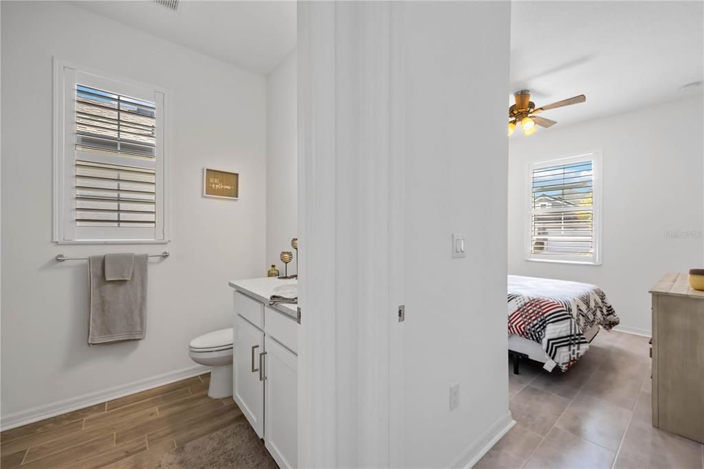 For Sale: $404,700 (2 beds, 2 baths, 1627 Square Feet)