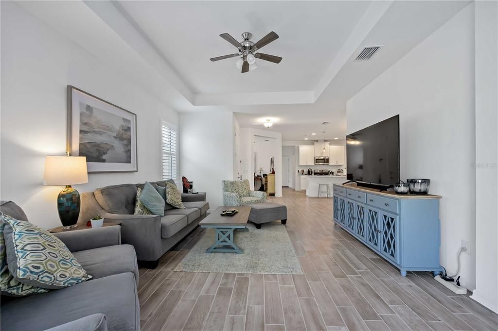 For Sale: $404,700 (2 beds, 2 baths, 1627 Square Feet)