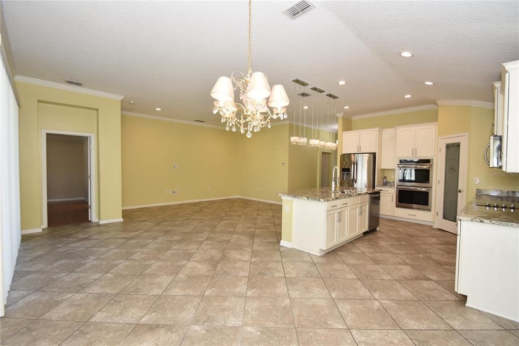 For Sale: $385,000 (3 beds, 2 baths, 2041 Square Feet)