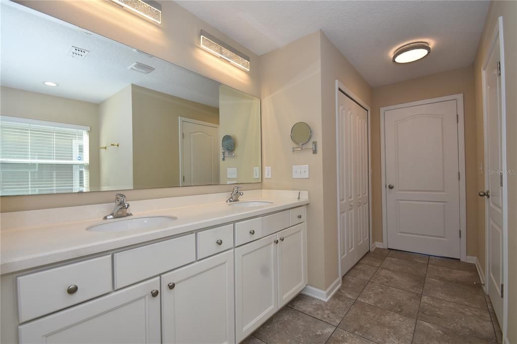 For Sale: $385,000 (3 beds, 2 baths, 2041 Square Feet)