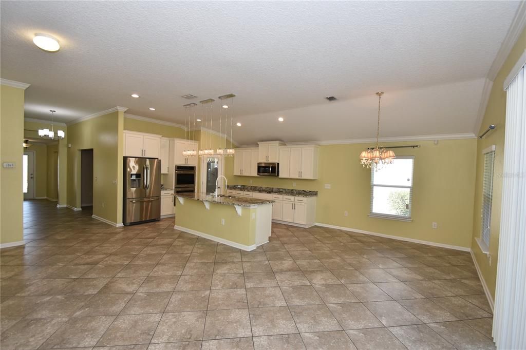 For Sale: $385,000 (3 beds, 2 baths, 2041 Square Feet)