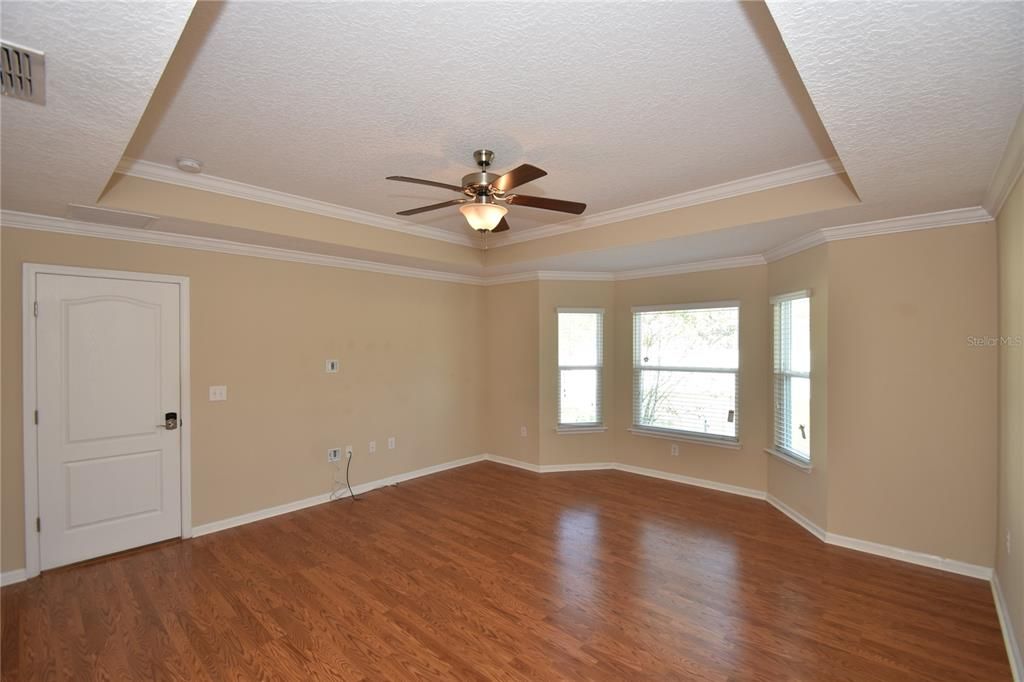 For Sale: $385,000 (3 beds, 2 baths, 2041 Square Feet)