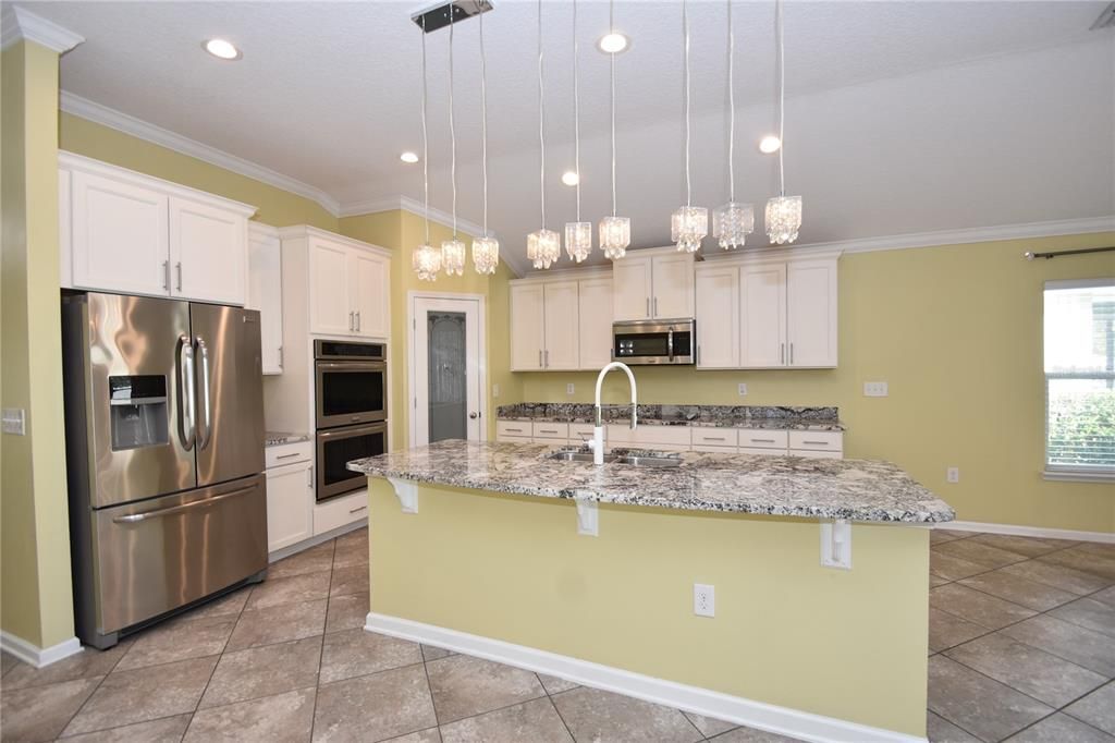 For Sale: $385,000 (3 beds, 2 baths, 2041 Square Feet)