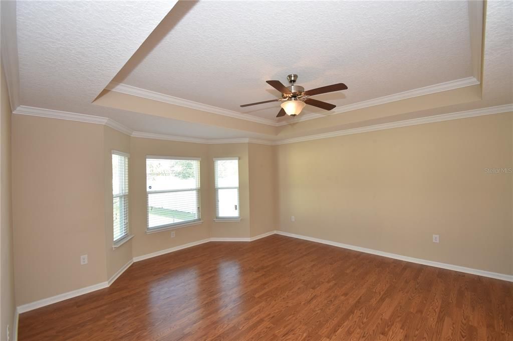 For Sale: $385,000 (3 beds, 2 baths, 2041 Square Feet)