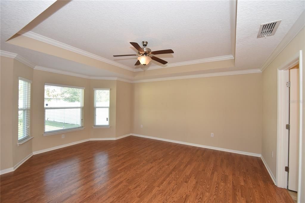 For Sale: $385,000 (3 beds, 2 baths, 2041 Square Feet)