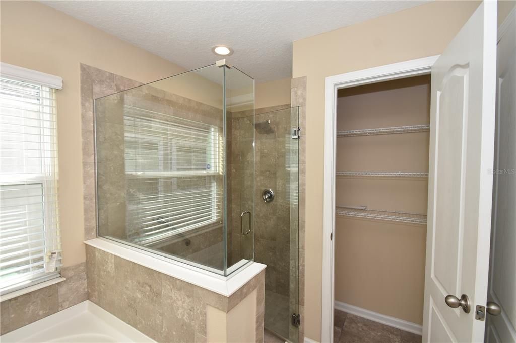 For Sale: $385,000 (3 beds, 2 baths, 2041 Square Feet)