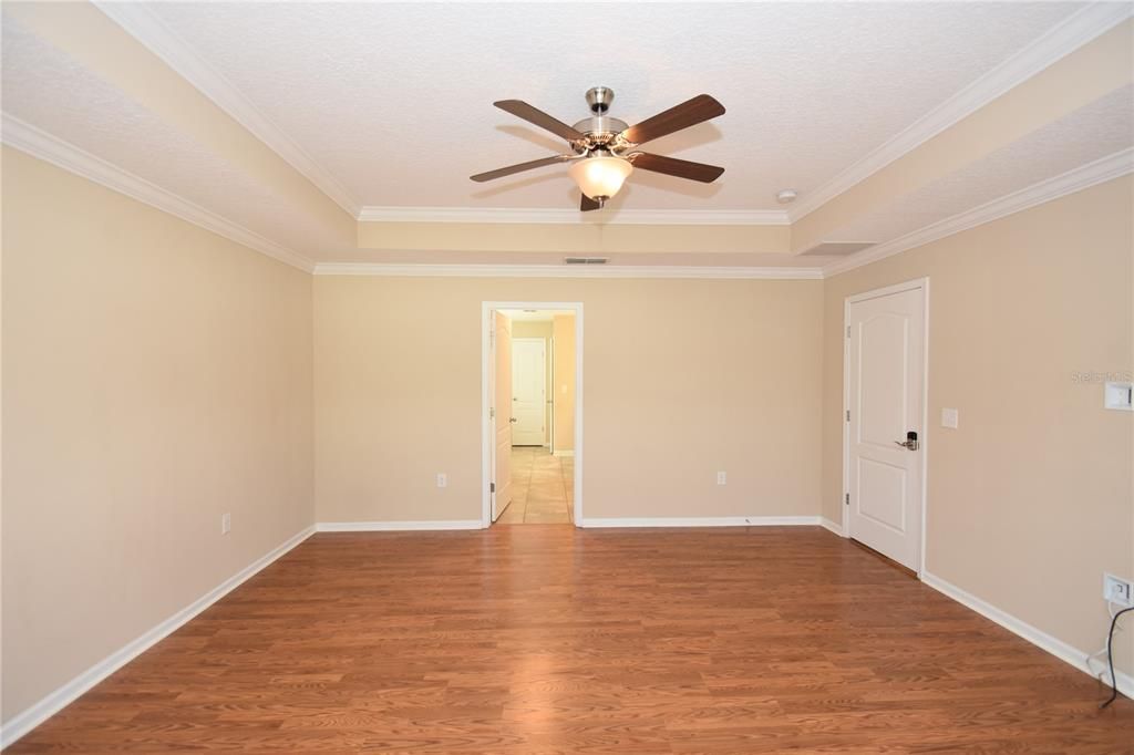 For Sale: $385,000 (3 beds, 2 baths, 2041 Square Feet)