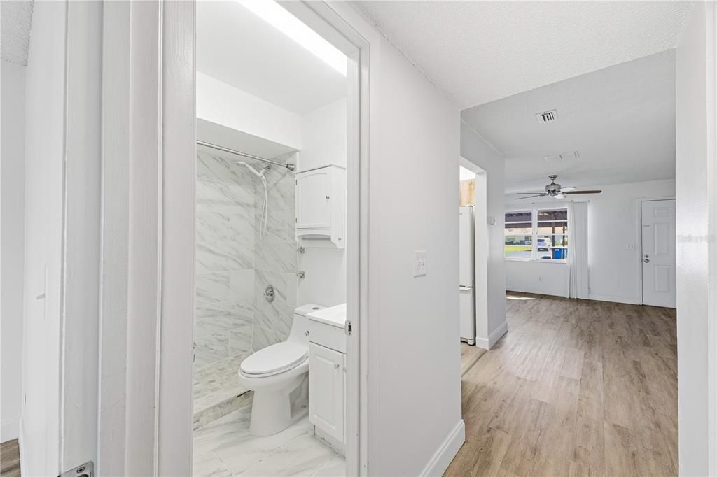 На продажу: $147,900 (1 спален, 1 ванн, 593 Квадратных фут)