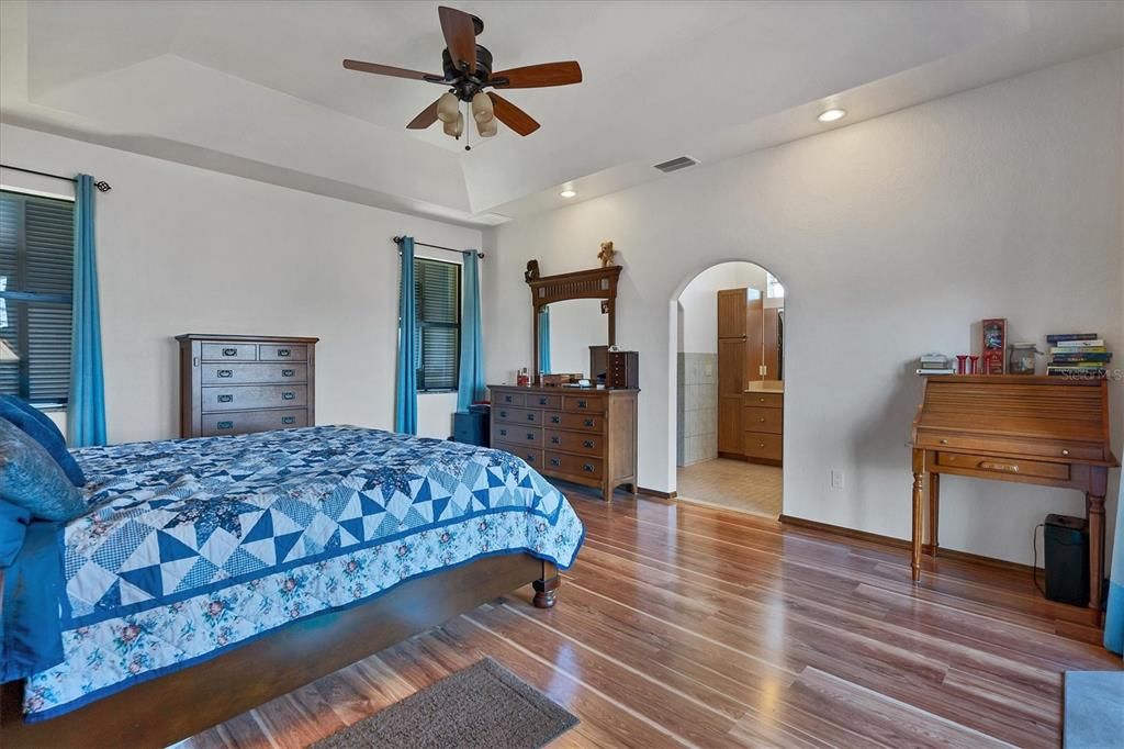 For Sale: $775,000 (3 beds, 3 baths, 2776 Square Feet)