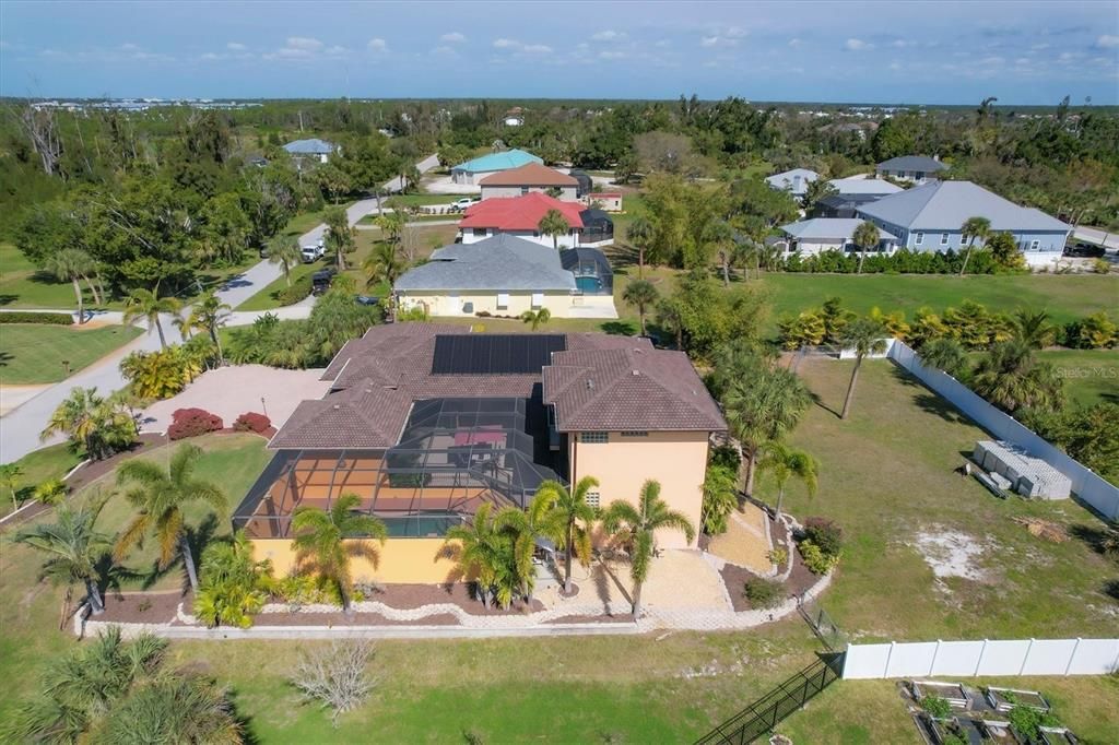 For Sale: $775,000 (3 beds, 3 baths, 2776 Square Feet)