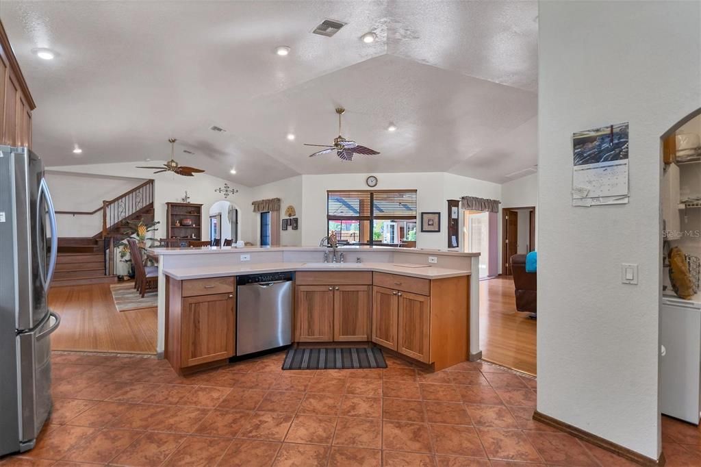 For Sale: $775,000 (3 beds, 3 baths, 2776 Square Feet)