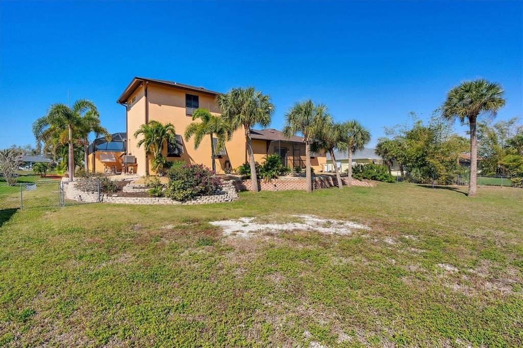 For Sale: $775,000 (3 beds, 3 baths, 2776 Square Feet)