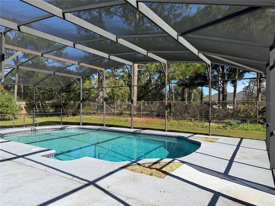 For Sale: $460,000 (4 beds, 2 baths, 1882 Square Feet)