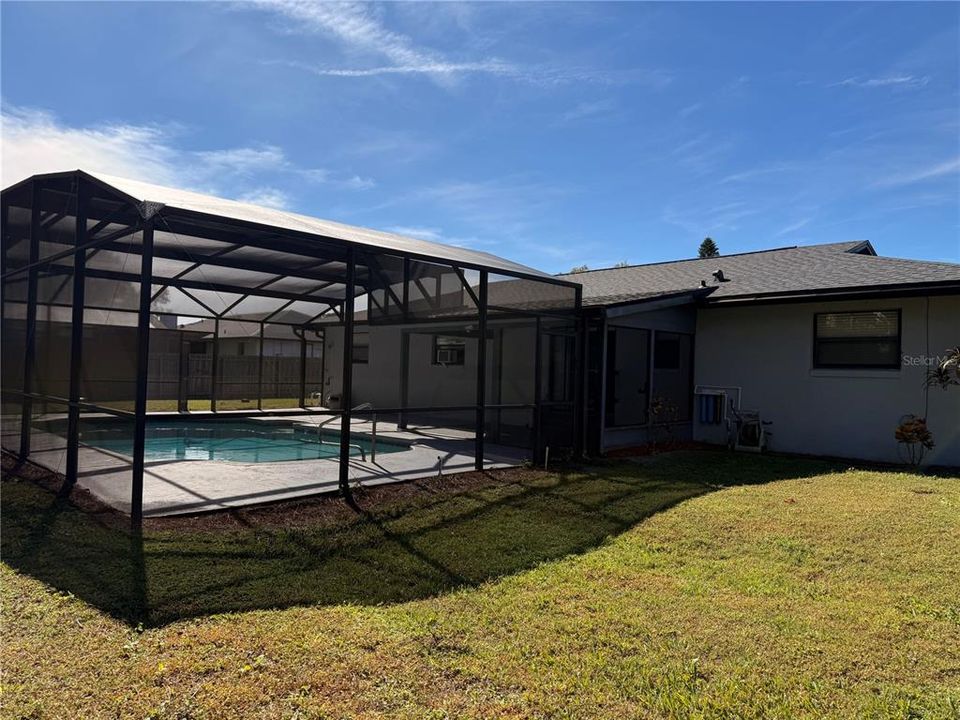 For Sale: $460,000 (4 beds, 2 baths, 1882 Square Feet)