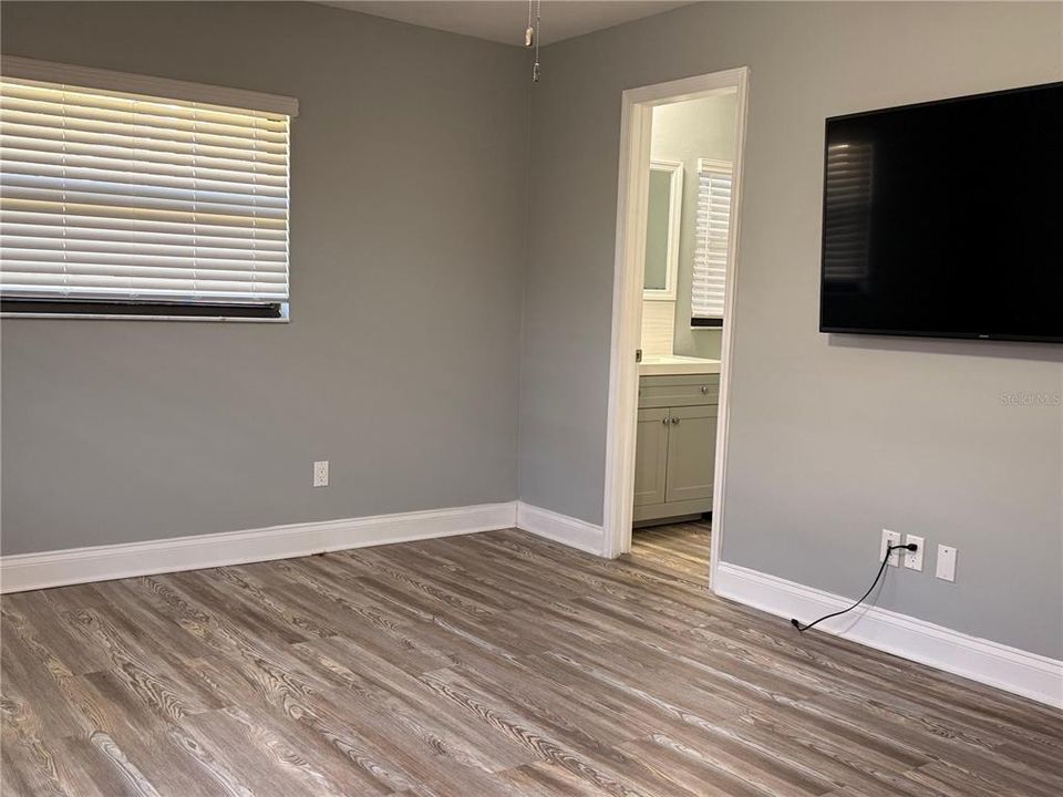 For Sale: $460,000 (4 beds, 2 baths, 1882 Square Feet)