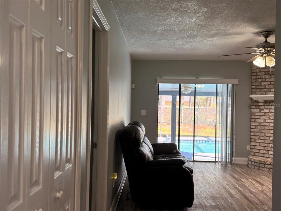 For Sale: $460,000 (4 beds, 2 baths, 1882 Square Feet)