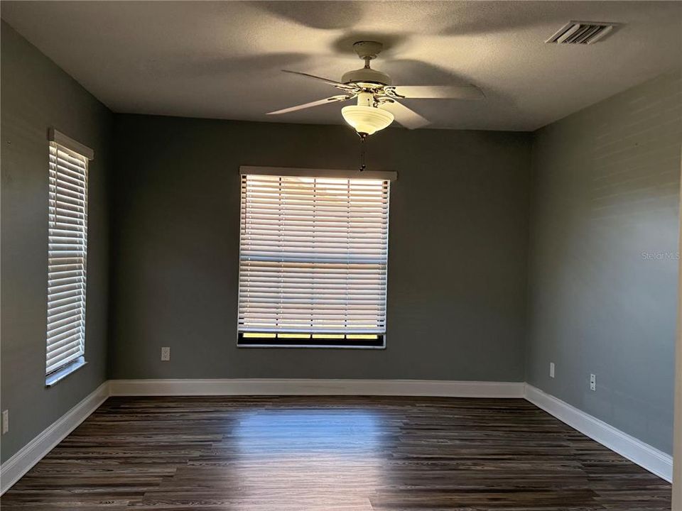 For Sale: $460,000 (4 beds, 2 baths, 1882 Square Feet)