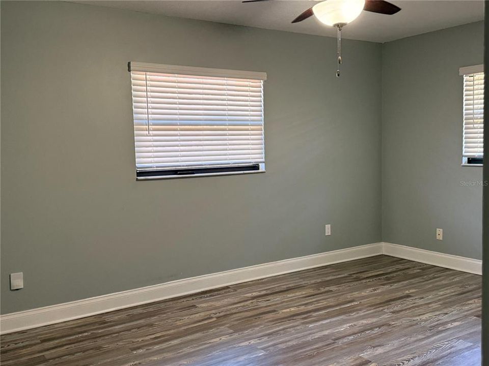 For Sale: $460,000 (4 beds, 2 baths, 1882 Square Feet)