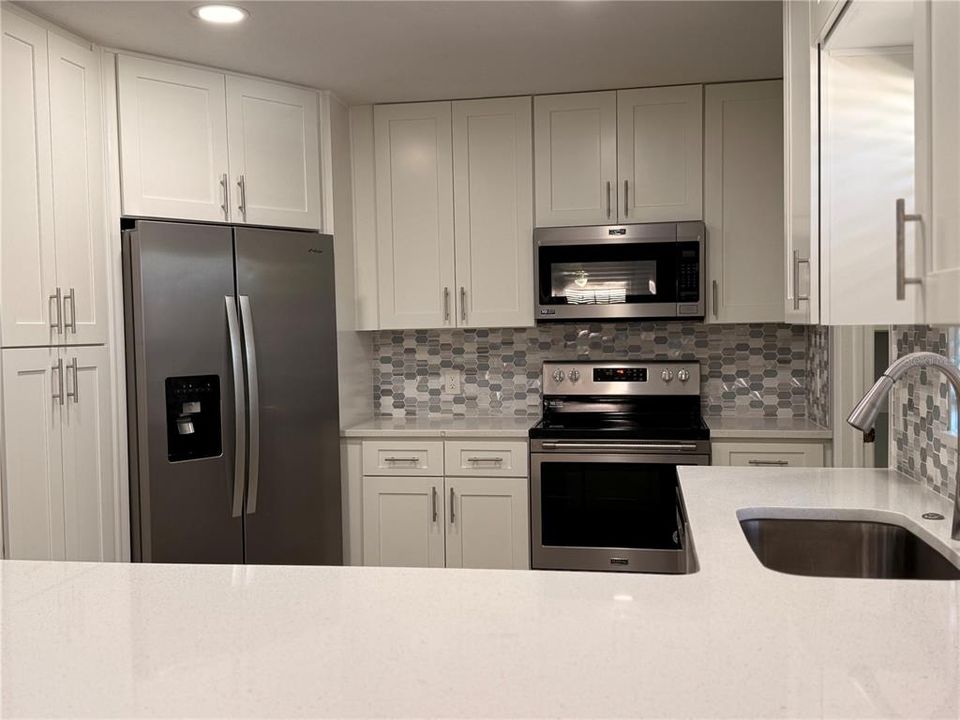 For Sale: $460,000 (4 beds, 2 baths, 1882 Square Feet)