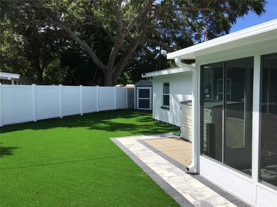 待售: $330,000 (3 贝兹, 1 浴室, 950 平方英尺)