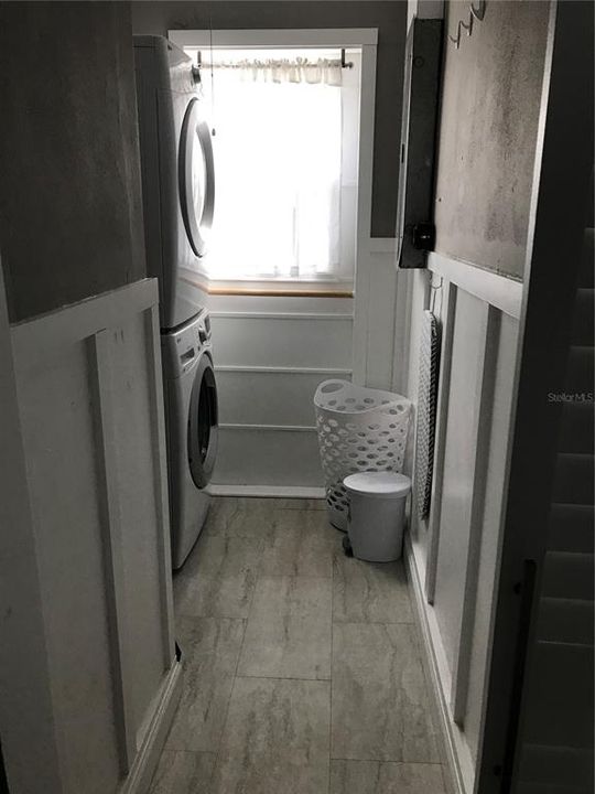 待售: $330,000 (3 贝兹, 1 浴室, 950 平方英尺)