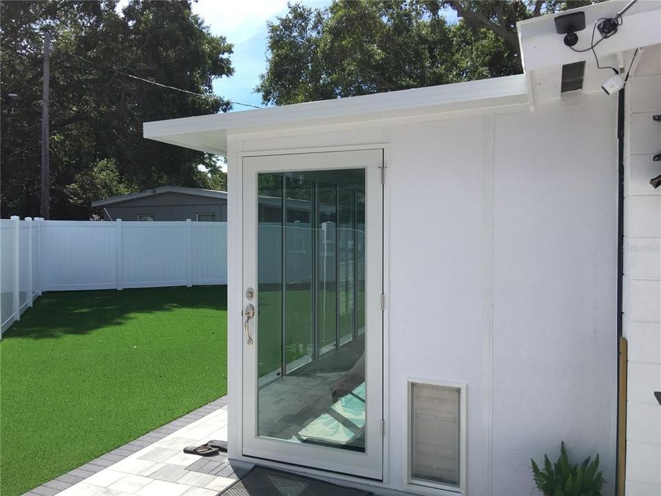 待售: $330,000 (3 贝兹, 1 浴室, 950 平方英尺)