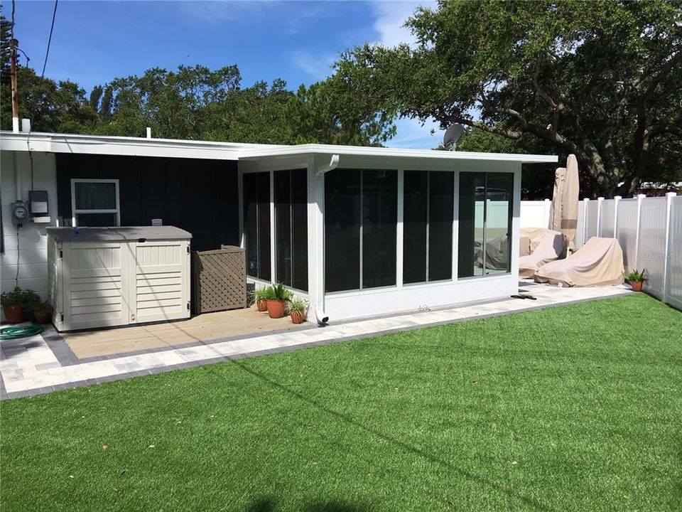 待售: $330,000 (3 贝兹, 1 浴室, 950 平方英尺)