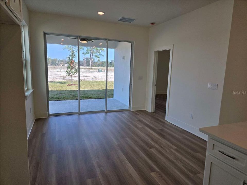 For Sale: $383,500 (3 beds, 2 baths, 1924 Square Feet)