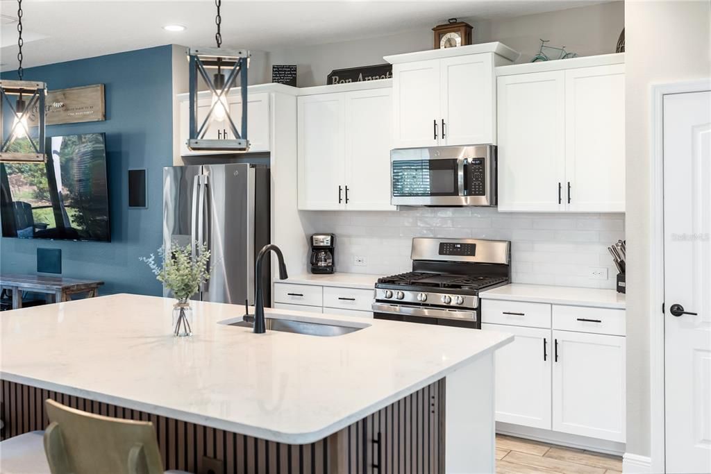 待售: $410,000 (2 贝兹, 2 浴室, 1641 平方英尺)