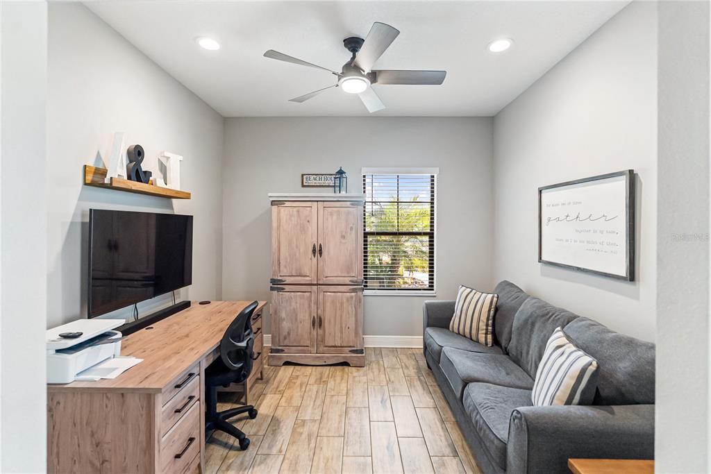 待售: $410,000 (2 贝兹, 2 浴室, 1641 平方英尺)