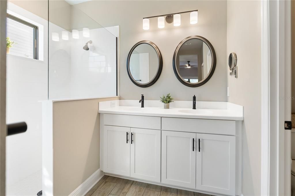 待售: $410,000 (2 贝兹, 2 浴室, 1641 平方英尺)