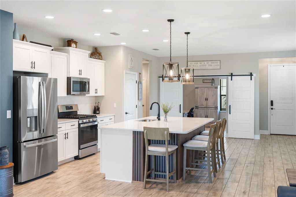 待售: $410,000 (2 贝兹, 2 浴室, 1641 平方英尺)