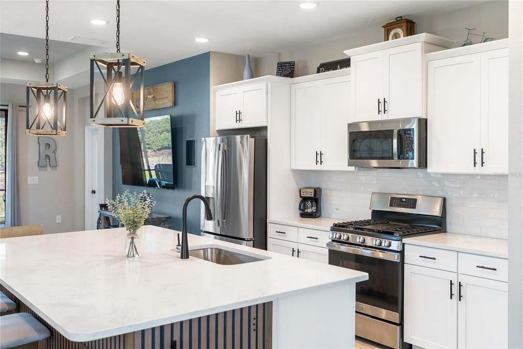 待售: $410,000 (2 贝兹, 2 浴室, 1641 平方英尺)