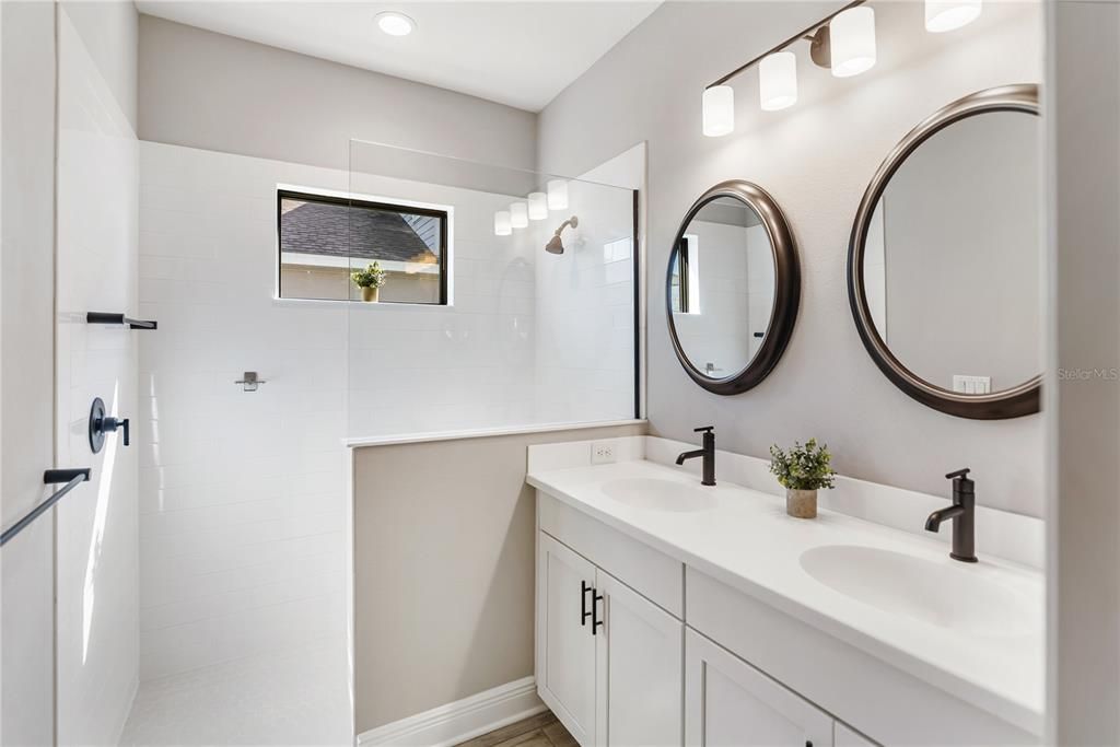 待售: $410,000 (2 贝兹, 2 浴室, 1641 平方英尺)