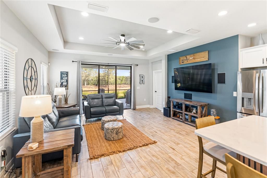 待售: $410,000 (2 贝兹, 2 浴室, 1641 平方英尺)