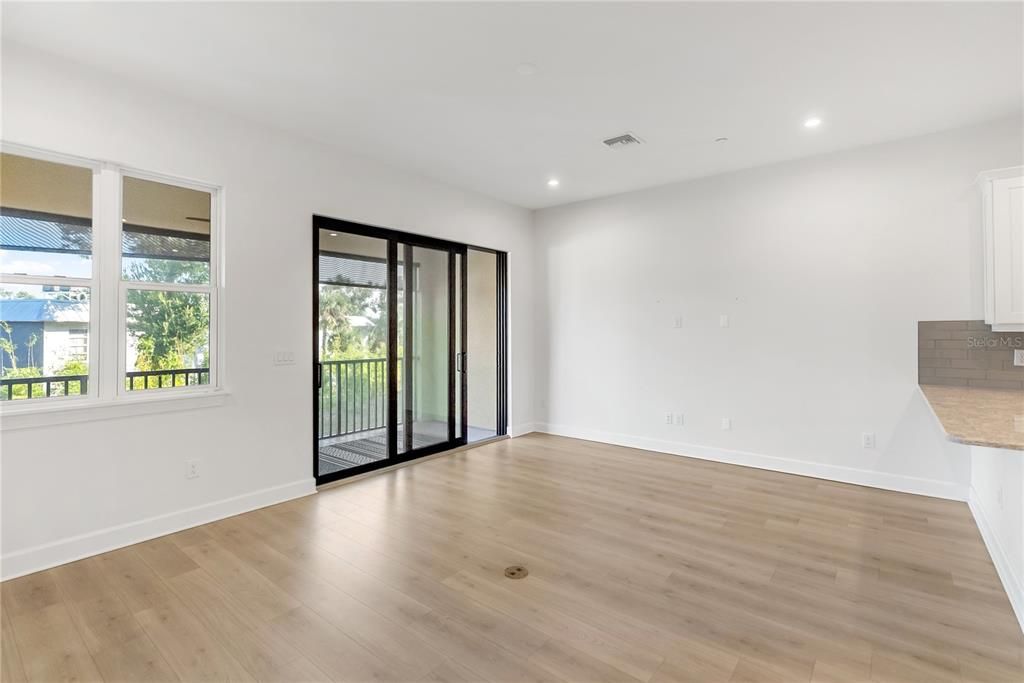 待售: $660,000 (4 贝兹, 3 浴室, 1745 平方英尺)