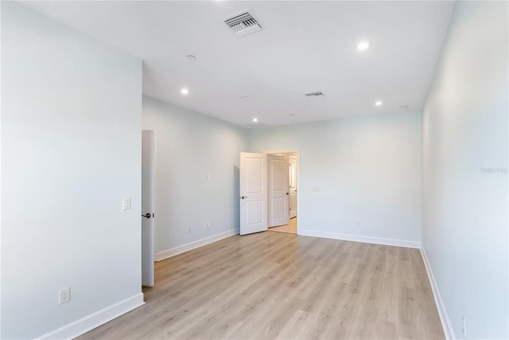 待售: $660,000 (4 贝兹, 3 浴室, 1745 平方英尺)