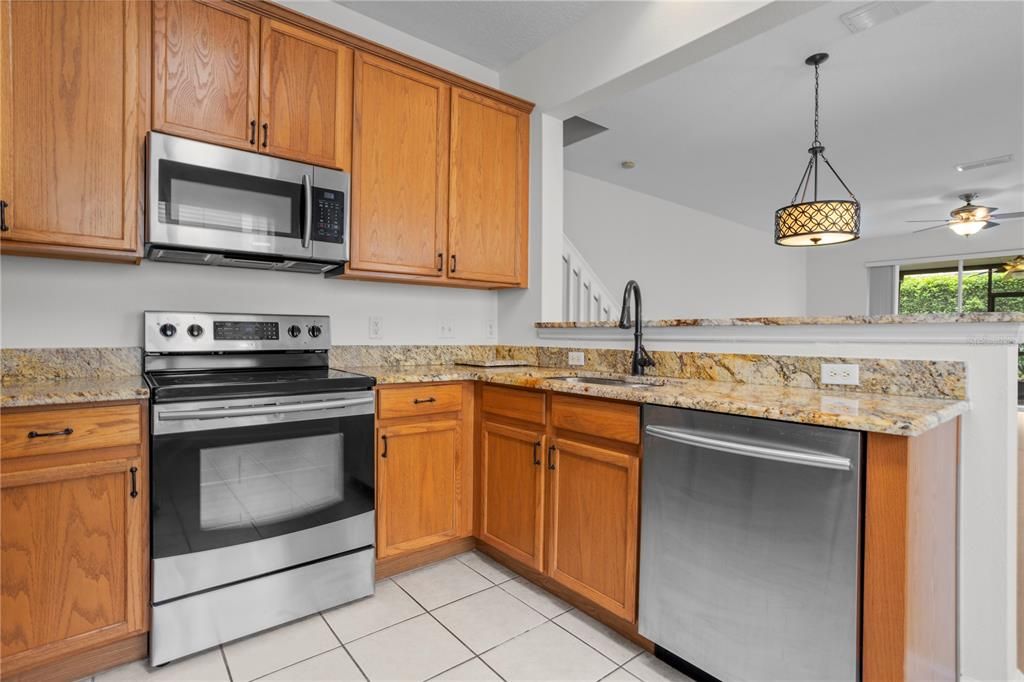 For Rent: $2,250 (3 beds, 2 baths, 1628 Square Feet)