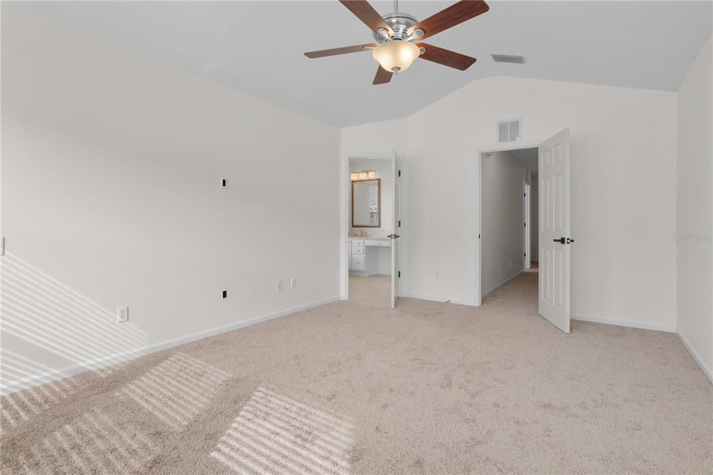 For Rent: $2,250 (3 beds, 2 baths, 1628 Square Feet)