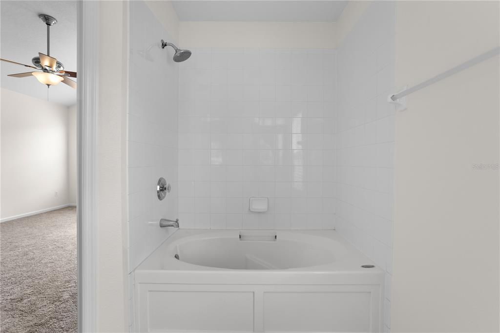 For Rent: $2,250 (3 beds, 2 baths, 1628 Square Feet)