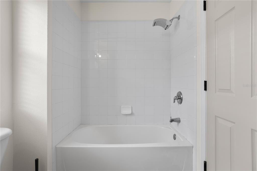 For Rent: $2,250 (3 beds, 2 baths, 1628 Square Feet)