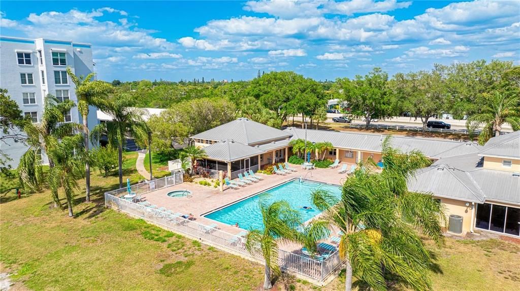 For Sale: $275,000 (2 beds, 2 baths, 1256 Square Feet)