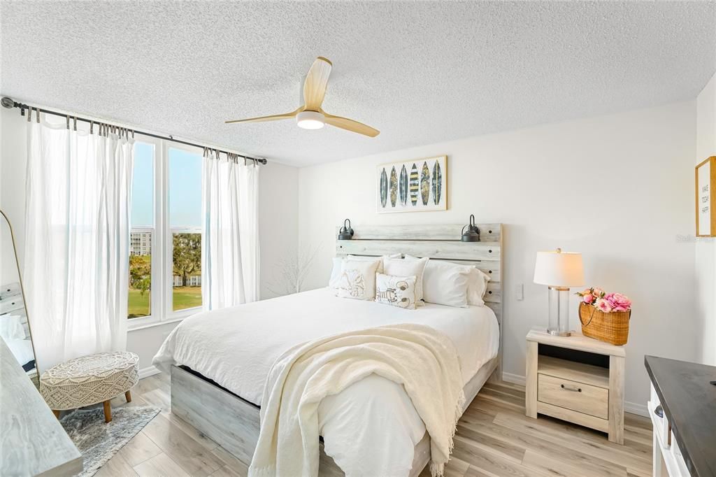 For Sale: $275,000 (2 beds, 2 baths, 1256 Square Feet)