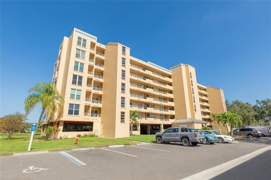 For Sale: $275,000 (2 beds, 2 baths, 1256 Square Feet)