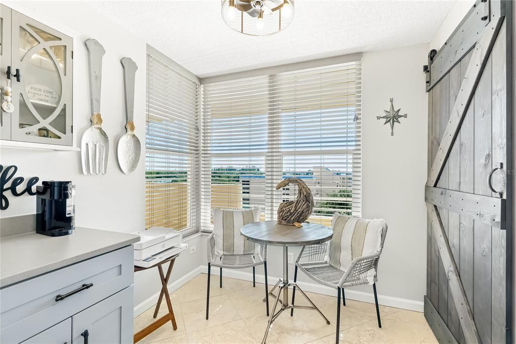 For Sale: $275,000 (2 beds, 2 baths, 1256 Square Feet)