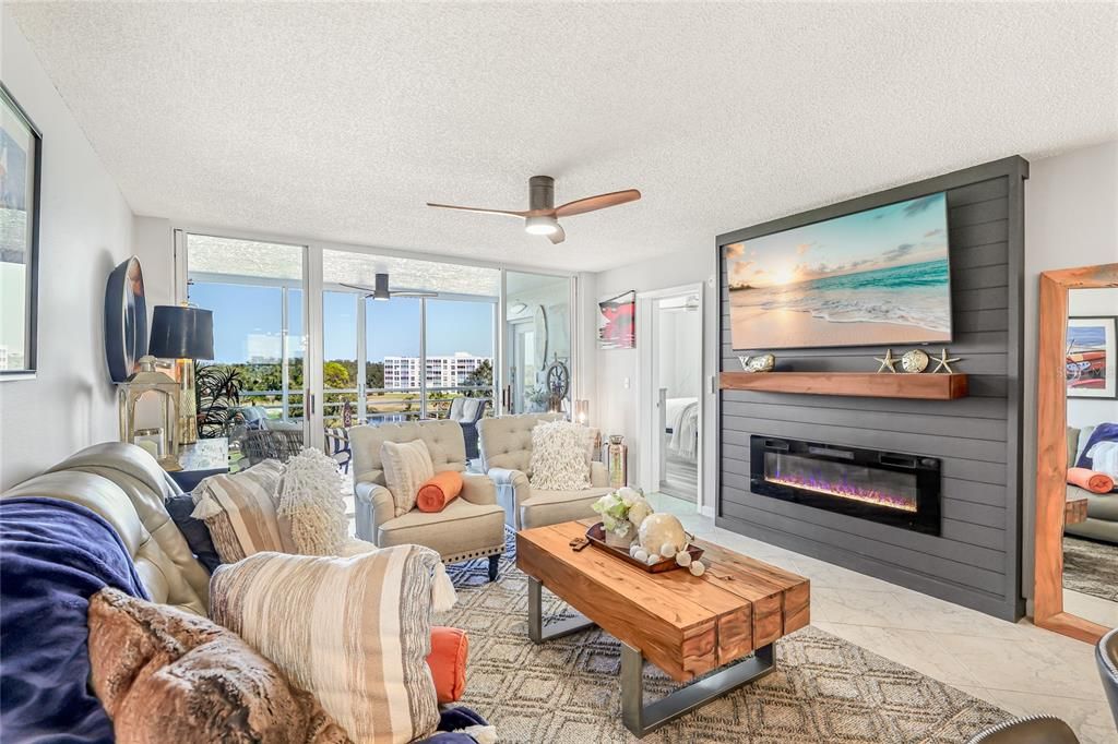 For Sale: $275,000 (2 beds, 2 baths, 1256 Square Feet)