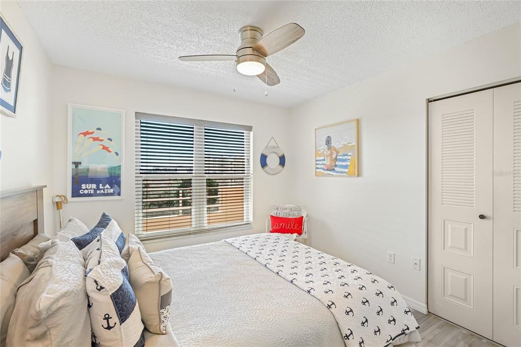 For Sale: $275,000 (2 beds, 2 baths, 1256 Square Feet)